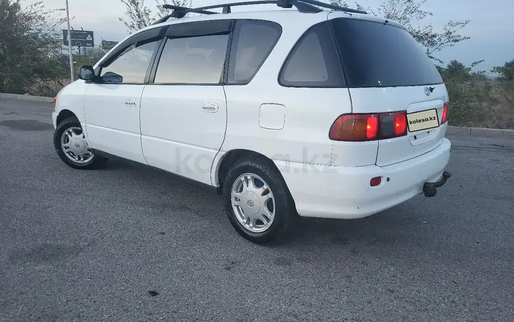 Toyota Ipsum 1997 года за 3 300 000 тг. в Алматы