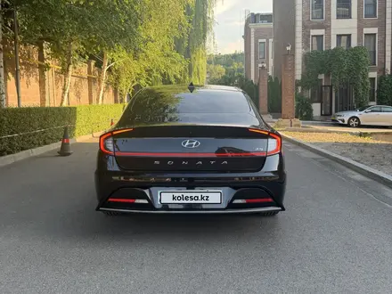 Hyundai Sonata 2021 года за 11 999 999 тг. в Алматы – фото 3