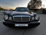 Mercedes-Benz E 320 1997 года за 3 799 999 тг. в Алматы – фото 3