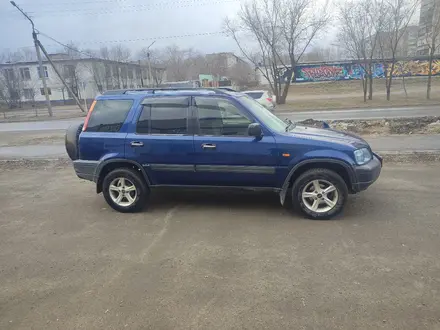 Honda CR-V 1997 года за 3 000 000 тг. в Павлодар – фото 2