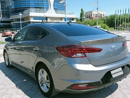 Hyundai Elantra 2019 года за 8 150 000 тг. в Атырау – фото 5