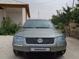 Volkswagen Passat 2002 годаүшін2 100 000 тг. в Жанаозен