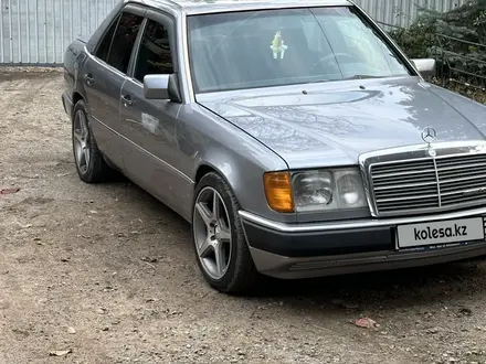 Mercedes-Benz E 220 1992 года за 2 250 000 тг. в Алматы – фото 6