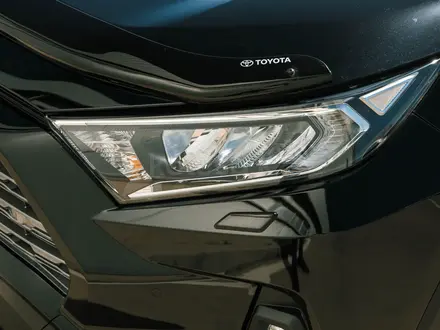 Toyota RAV4 Prestige 2023 года за 20 590 000 тг. в Актобе – фото 6