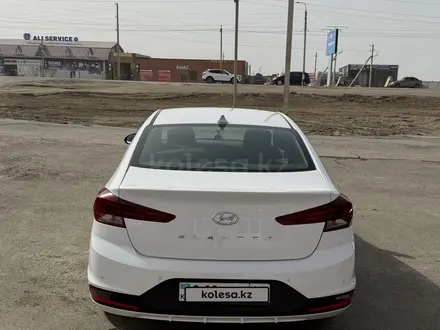 Hyundai Elantra 2019 года за 7 200 000 тг. в Атырау – фото 4