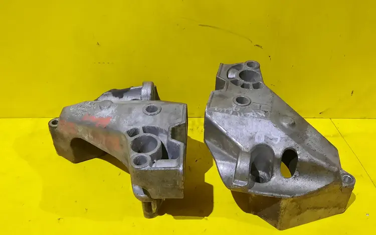 Кронштейн крепление двигателя кпп vag за 6 000 тг. в Караганда