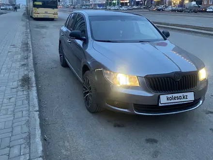 Skoda Superb 2013 года за 5 500 000 тг. в Астана – фото 17