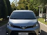 Toyota Sienna 2017 года за 14 400 000 тг. в Шымкент
