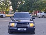 Mercedes-Benz E 220 1995 годаүшін2 100 000 тг. в Актобе – фото 2