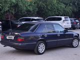 Mercedes-Benz E 220 1995 годаүшін2 100 000 тг. в Актобе – фото 4