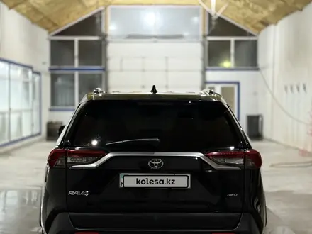 Toyota RAV4 2020 года за 15 000 000 тг. в Уральск – фото 4