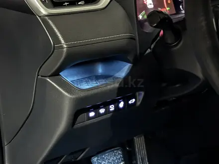 Toyota RAV4 2020 года за 15 000 000 тг. в Уральск – фото 8