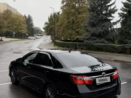 Toyota Camry 2014 года за 8 300 000 тг. в Алматы – фото 9