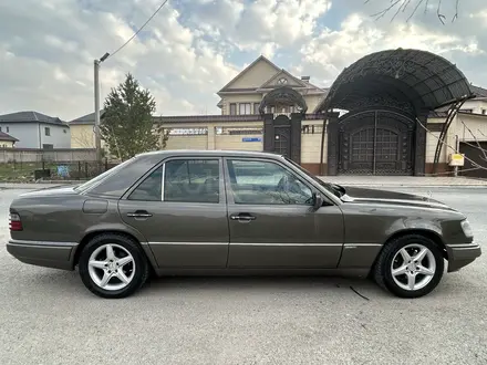 Mercedes-Benz E 280 1994 года за 2 400 000 тг. в Шымкент – фото 4