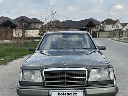 Mercedes-Benz E 280 1994 года за 2 400 000 тг. в Шымкент – фото 2