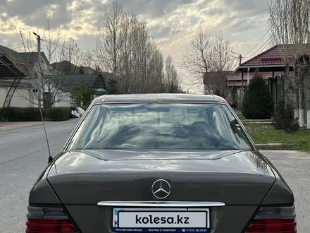 Mercedes-Benz E 280 1994 года за 2 400 000 тг. в Шымкент