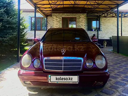 Mercedes-Benz E 230 1996 года за 2 500 000 тг. в Алматы – фото 3