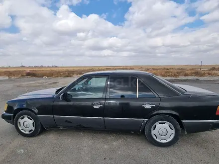 Mercedes-Benz E 230 1991 года за 750 000 тг. в Туркестан – фото 6