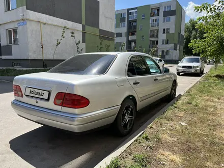 Mercedes-Benz E 230 1997 года за 2 500 000 тг. в Алматы – фото 7