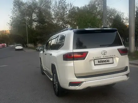 Toyota Land Cruiser 2023 года за 57 000 000 тг. в Алматы – фото 4