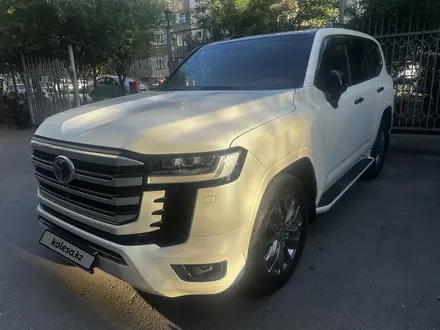 Toyota Land Cruiser 2023 года за 57 000 000 тг. в Алматы – фото 2