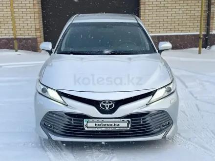 Toyota Camry 2018 года за 12 500 000 тг. в Караганда – фото 2