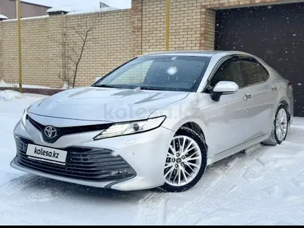 Toyota Camry 2018 года за 12 500 000 тг. в Караганда