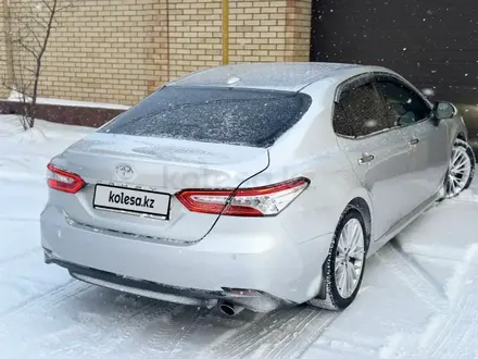 Toyota Camry 2018 года за 12 500 000 тг. в Караганда – фото 4