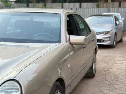 Mercedes-Benz E 280 1997 года за 2 300 000 тг. в Астана – фото 3