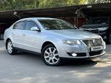 Volkswagen Passat 2010 годаfor5 550 000 тг. в Алматы – фото 2