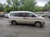 Hyundai Starex 2006 года за 2 000 000 тг. в Актобе – фото 2