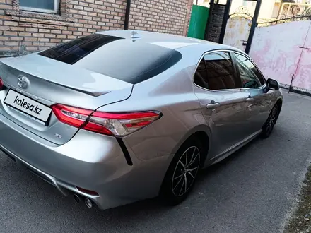 Toyota Camry 2019 года за 11 000 000 тг. в Алматы – фото 4