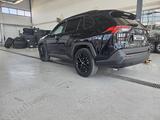 Toyota RAV4 2021 года за 18 200 000 тг. в Атырау – фото 3