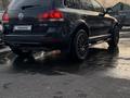 Volkswagen Touareg 2005 годаfor7 100 000 тг. в Алматы – фото 5