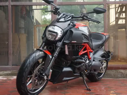 Ducati  DIAVEL CARBON 2014 года за 4 990 000 тг. в Шымкент
