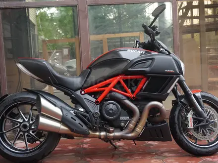 Ducati  DIAVEL CARBON 2014 года за 4 990 000 тг. в Шымкент – фото 2
