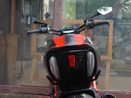 Ducati  DIAVEL CARBON 2014 года за 4 990 000 тг. в Шымкент – фото 4