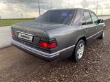 Mercedes-Benz E 280 1994 годаүшін2 200 000 тг. в Астана – фото 4