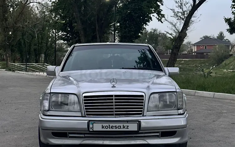 Mercedes-Benz E 200 1994 года за 1 350 000 тг. в Алматы