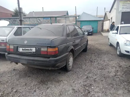 Volkswagen Passat 1997 года за 350 000 тг. в Астана – фото 2