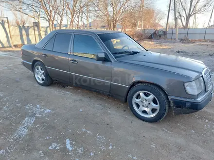 Mercedes-Benz E 200 1993 года за 1 200 000 тг. в Кызылорда – фото 6