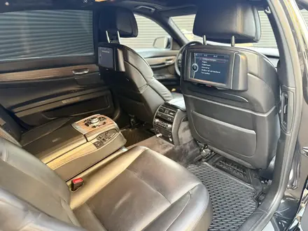 BMW 750 2009 года за 11 000 000 тг. в Алматы – фото 13