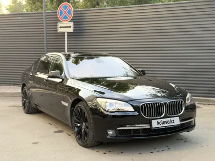 BMW 750 2009 года за 11 000 000 тг. в Алматы – фото 2