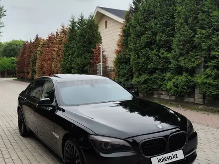 BMW 750 2008 года за 11 000 000 тг. в Алматы – фото 16