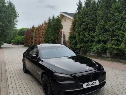 BMW 750 2008 года за 11 000 000 тг. в Алматы – фото 17