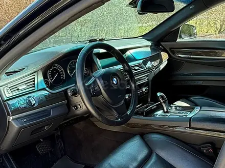 BMW 750 2008 года за 11 000 000 тг. в Алматы – фото 23