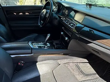 BMW 750 2008 года за 11 000 000 тг. в Алматы – фото 25