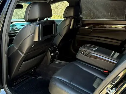 BMW 750 2008 года за 11 000 000 тг. в Алматы – фото 26