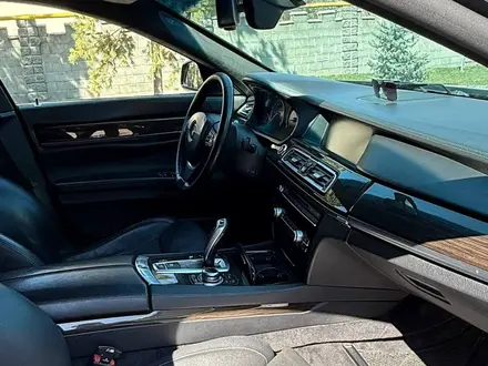BMW 750 2008 года за 11 000 000 тг. в Алматы – фото 27