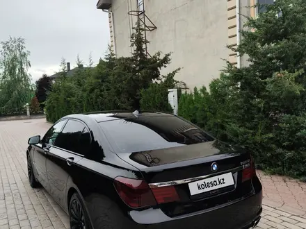 BMW 750 2008 года за 11 000 000 тг. в Алматы – фото 3